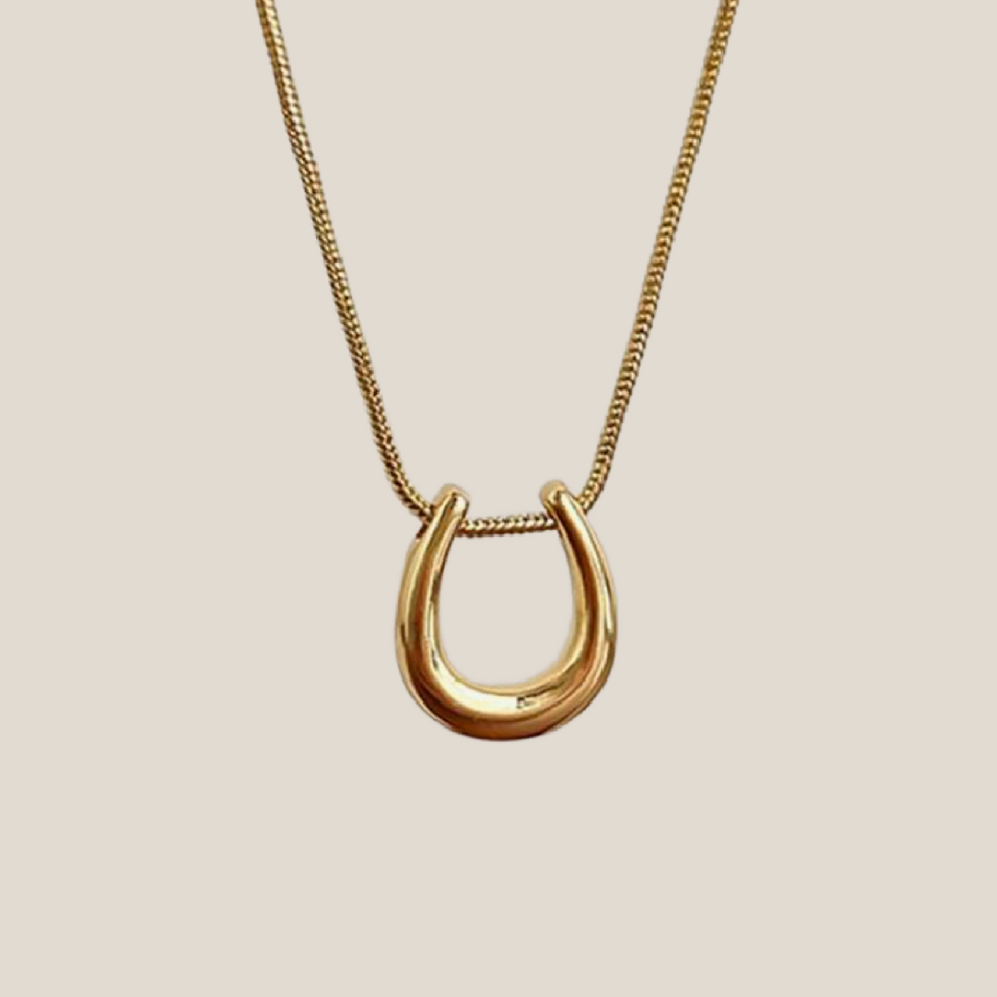 Courtney Horseshoe Pendant Necklace